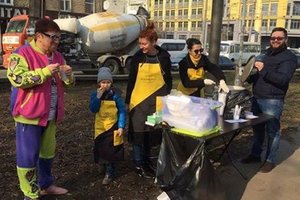 В Киеве открыли точку горячего питания для пенсионеров