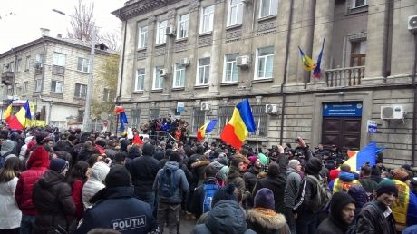 В Кишиневе началась акция протеста недовольных результатами президентских выборов