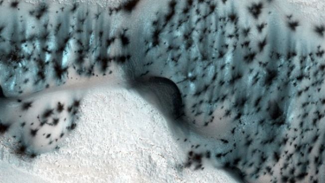 Планету Марс «замело» снегом