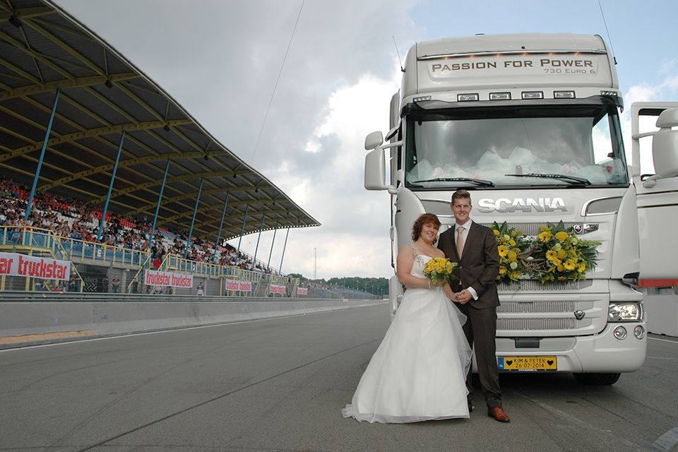 Вісім найдивніших весільних транспортних засобів - фото 3