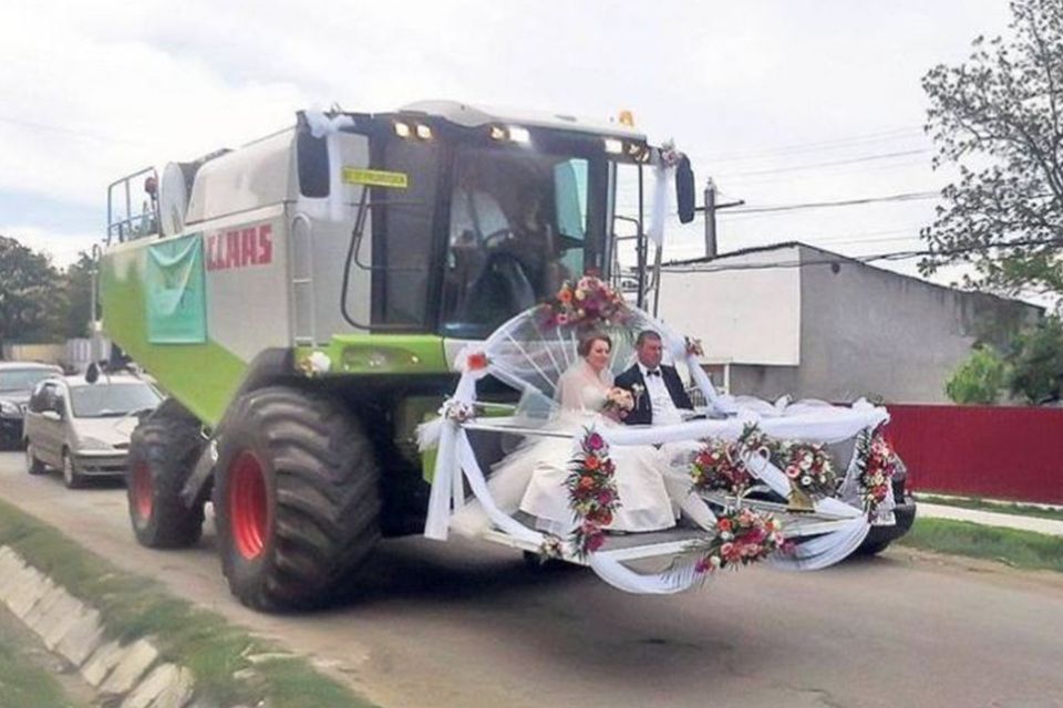 Вісім найдивніших весільних транспортних засобів - фото 5