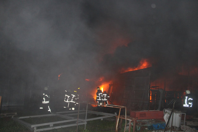 В Хмельницкой области горел завод по изготовлению полиэтиленовых изделий