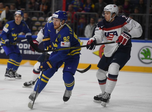 Хоккеисты сборной США одолели шведов на ЧМ