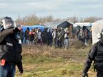 Во Франции начали бульдозерами сносить лагеря для нелегалов  (фото)  