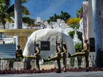 Фиделя Кастро похоронили рядом с "апостолом кубинской революции" (фото)  