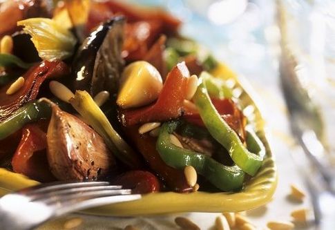 диетический рецепт салата с кедровыми орешками