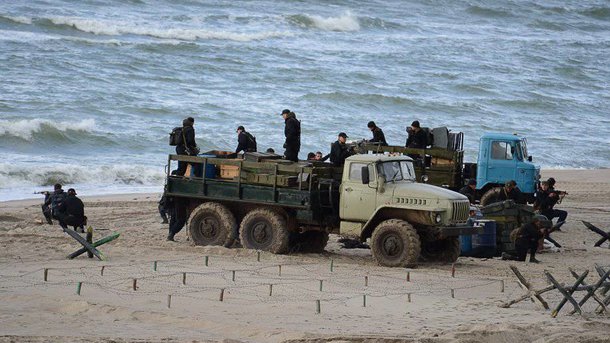 Учения &quot;Запад-2013&quot; - Российские военные отрабатывают заброску войск без опознавательных знаков с моря. Фото: i-korotchenko.livejournal.com