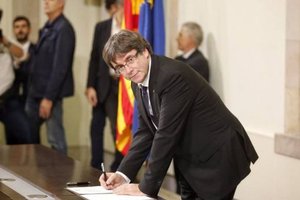 Президент Каталонии подписал декларацию о независимости
