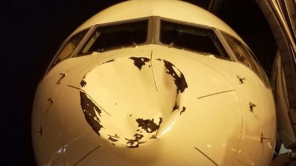 Повреждение самолета. Фото Instagram