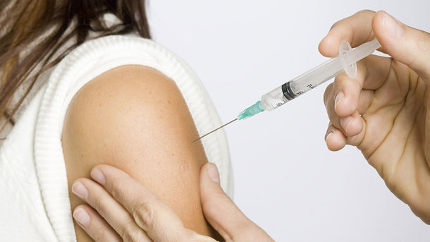 Некоторые формы менингита могут быть предотвращены прививками. Фото: privivkainfo.ru