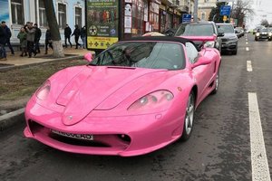 В Украине заметили необычную Ferrari