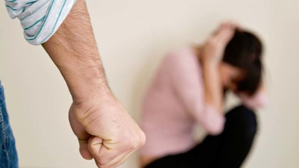 Ежегодно,более 1,1 млн украинок страдает от домашнего насилия. Фото: cyprus-mail.com