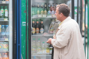 Алкоголь в киевских киосках: водки не будет все равно