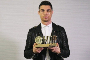 Роналду прибыл на вручение награды лучшему футболисту года с огромным синяком под глазом