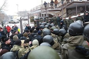 Суд над Трухановым: задержанных активистов отпустили на поруки