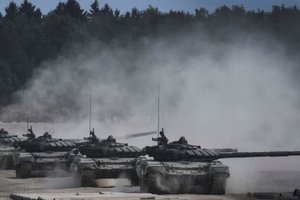 Танки приведены в боевую готовность: Россия стягивает силы к Дебальцево