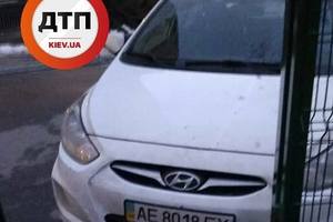 В Киеве "герой парковки" заблокировал вход в школу