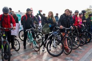В Запорожье велосипедисты требуют проложить дорожку на Набережной