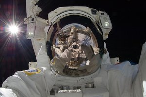 Астронавтам удалось вырастить еду в космосе
