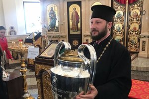 Трофей Лиги чемпионов побывал в церкви Днепра