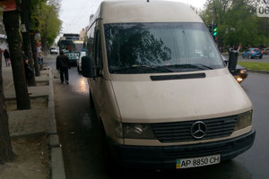 В центре Запорожья произошло ДТП с троллейбусом и маршруткой