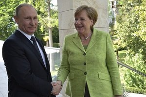 Путин и Меркель обсудили Украину: в Кремле раскрыли детали