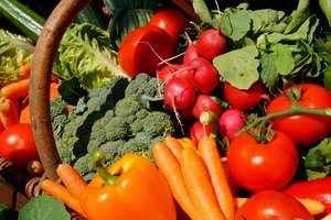 Как выбрать овощи без нитратов и нейтрализовать вред химических удобрений