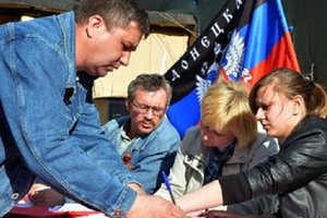 "Нас сделали изгоями по всему миру" - жители Донецка о четырех годах оккупации