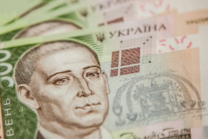 Украинцев, которые получают зарплаты выше 10 тысяч гривен, стало вдвое больше - Кабмин