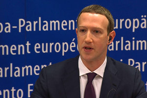 Цукерберг в Европарламенте извинился за ошибки Facebook