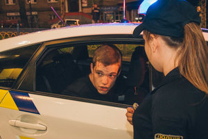 В Киеве водитель Hummer насмерть сбил девочку и попытался скрыться