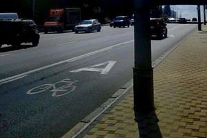 Полоса для автобусов и велосипедов: как в Киеве проводят дорожный эксперимент