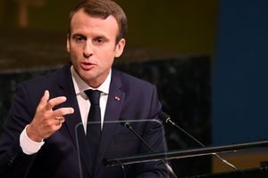 Франция готова бомбить Сирию, Асад должен уйти - Макрон