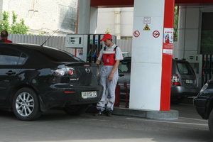 Плюс гривня за литр: каких цен на бензин ждать украинцам в сентябре