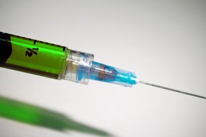 Штрафы за отказ от прививок: как это работает в Чехии