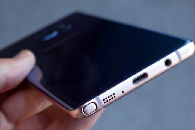 Samsung өз смартфондарынан ең маңызды элементті алып тастайды