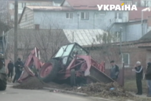 В Полтавской области трактор насмерть раздавил коммунальщика