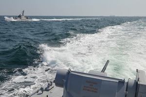 Новый конфликт в Азовском море: для сопровождения украинских кораблей Россия задействовала боевые вертолеты