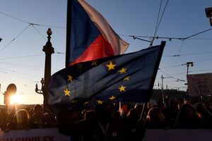 ЕС и НАТО призывают Россию не накалять ситуацию в Керченском проливе