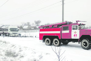 Непогода в Днепропетровской области: спасатели выручали водителей снежного плена