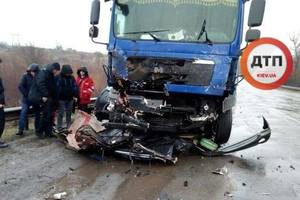 В Кировоградской области столкнулись грузовик и легковушка: есть жертвы