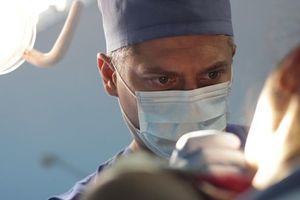 В Ровно стоматологи бесплатно протезируют участников боевых действий