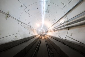 "Телепорт" для электрокаров: Маск открыл первый скоростной туннель
