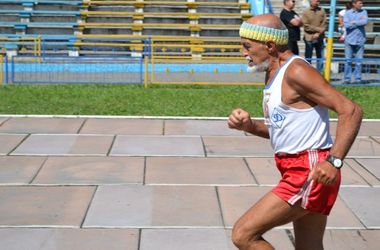 Бегун-ветеран Георгий Митев. 86-й марафон посвятил своему 70-летнему юбилею, а всего за 61 год в легкой атлетике пробежал более 300 тысяч километров