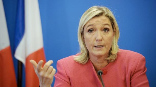Марин Ле Пен призвала отказаться от евро