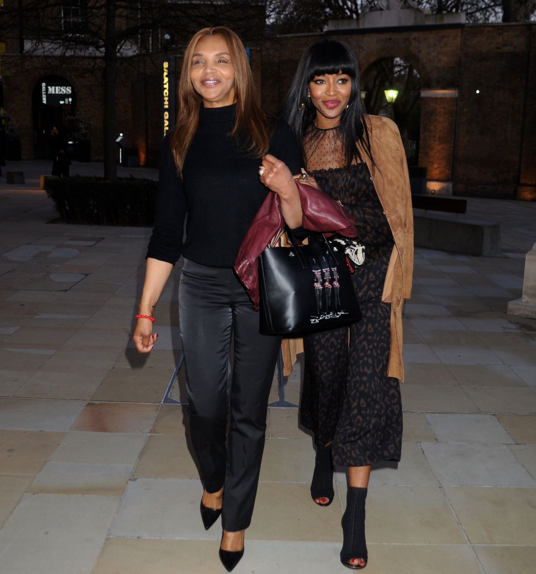 valerie_morris_and_naomi_campbell_01
