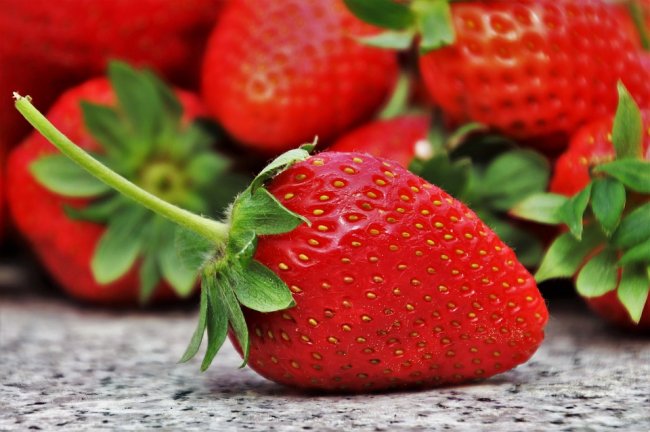 strawberries-3359755_960_720