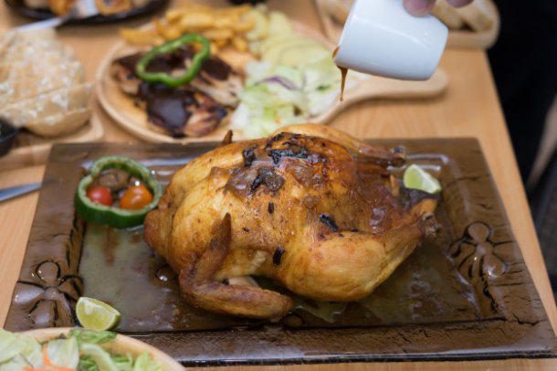 baked-whole-chicken-on-a-plate_1150-2881_01