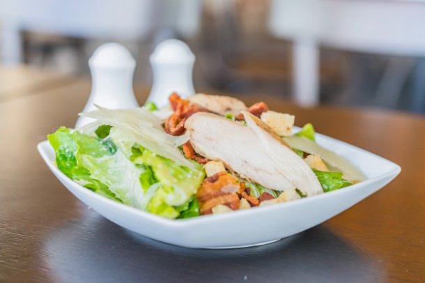 grilled-chicken-salad-healthy-food_1203-3579