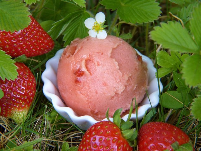 strawberry-ice-cream-2239407_960_720_01